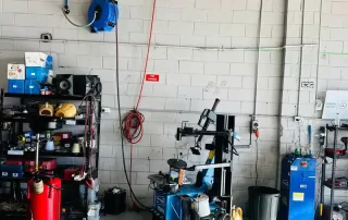 Tyre service equipment and repair tools Tyre service equipment and repair tools