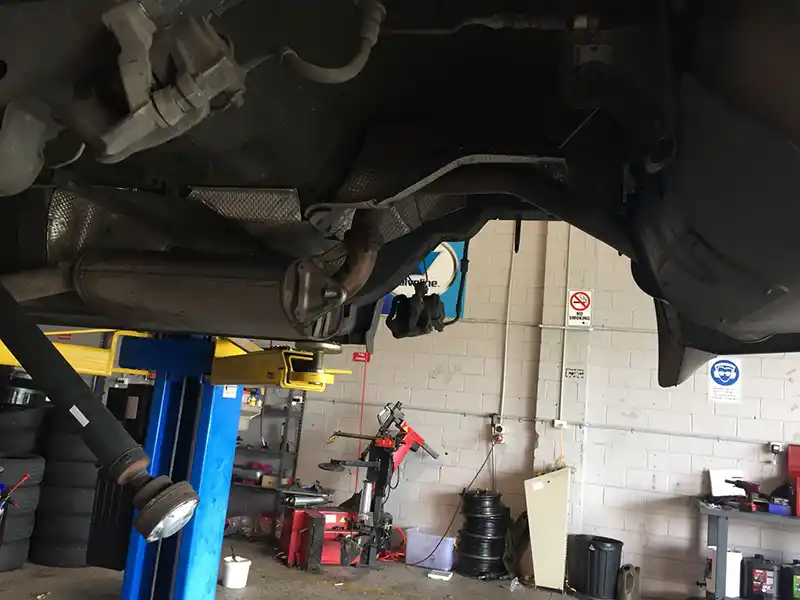 Vehicle underbody inspection on hoist